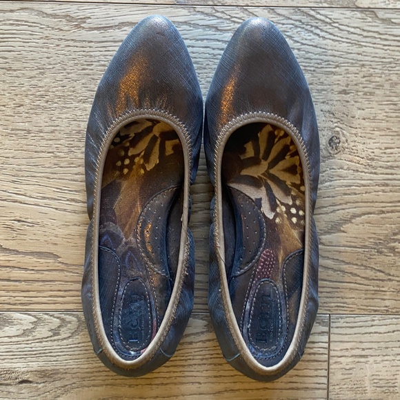 Born Bronze Metallic Flats - Size 7 - Picture 1 of 7